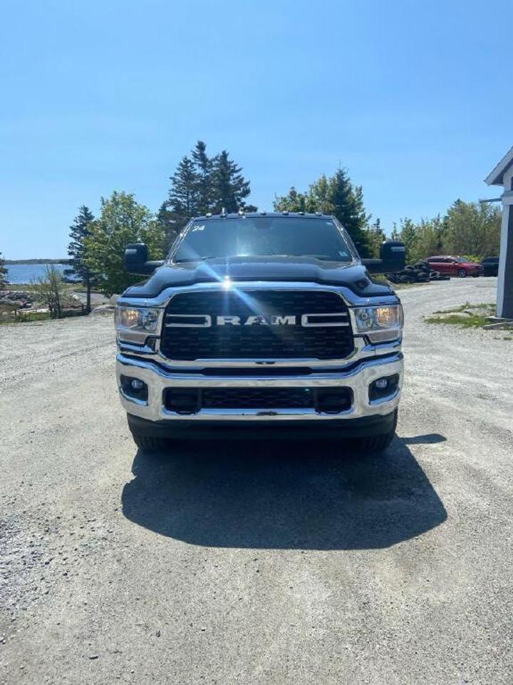 2024 RAM 3500 Big Horn Photo