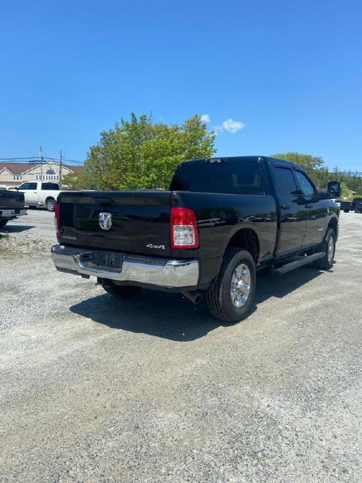 2024 RAM 3500 Big Horn Photo