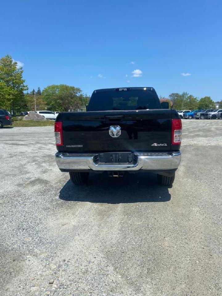 2024 RAM 3500 Big Horn Photo