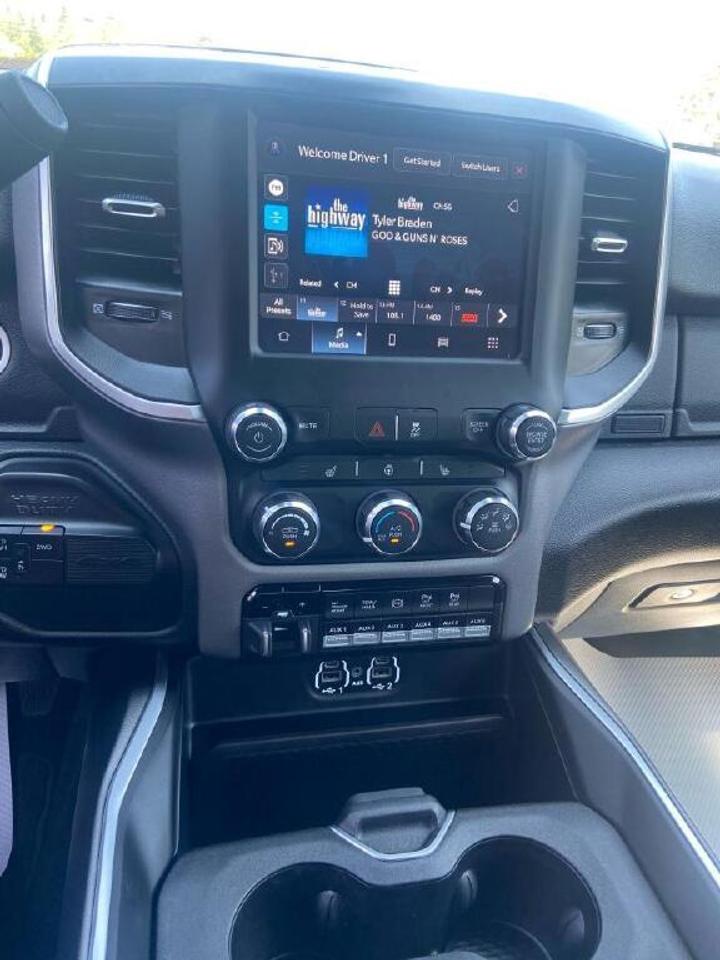 2024 RAM 3500 Big Horn Photo