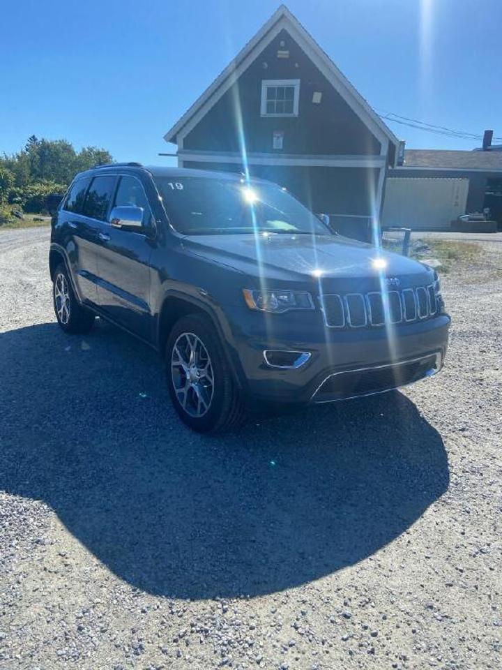 2019 Jeep Grand Cherokee Limited Photo2