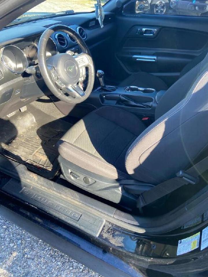 2017 Ford Mustang V6 Photo