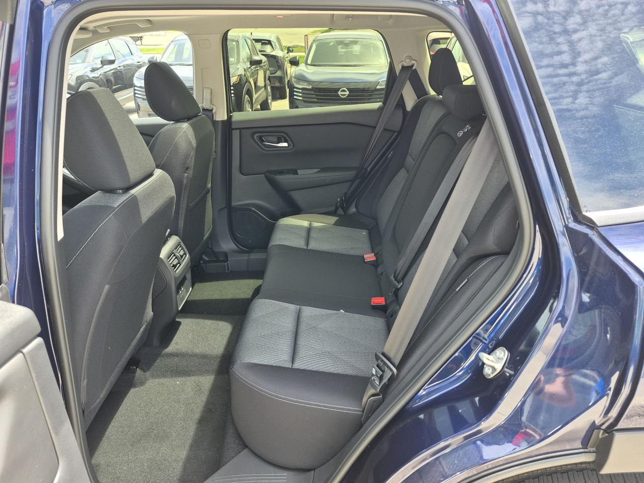 2026 Nissan Rogue SV MOONROOF Photo