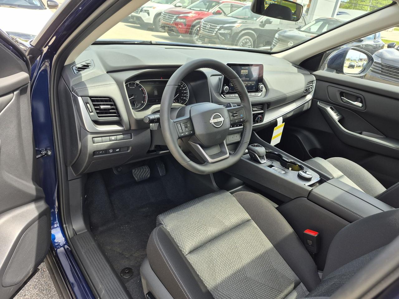 2026 Nissan Rogue SV MOONROOF Photo