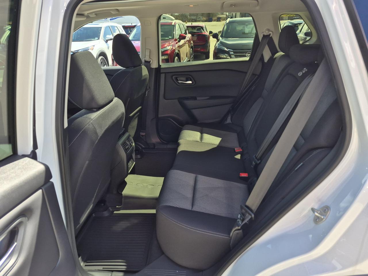 2026 Nissan Rogue SV MOONROOF Photo