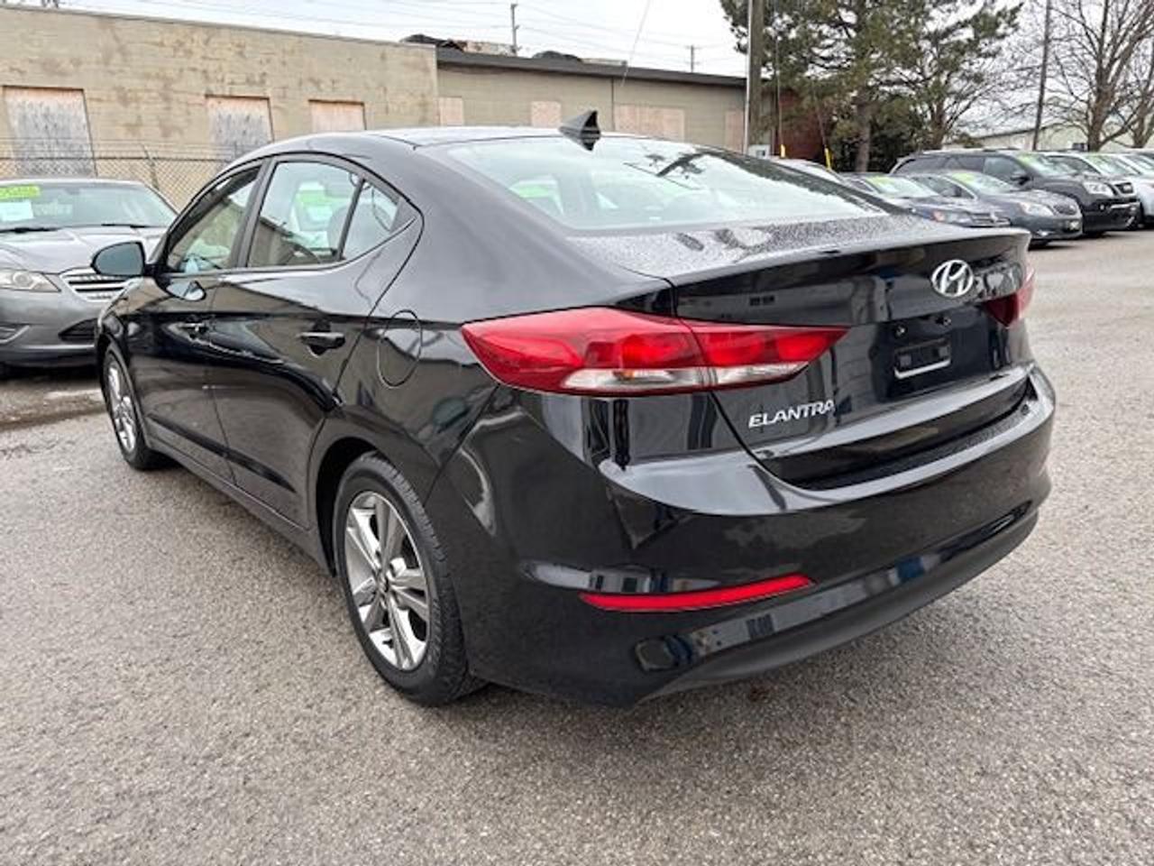 2018 Hyundai Elantra GL Photo2