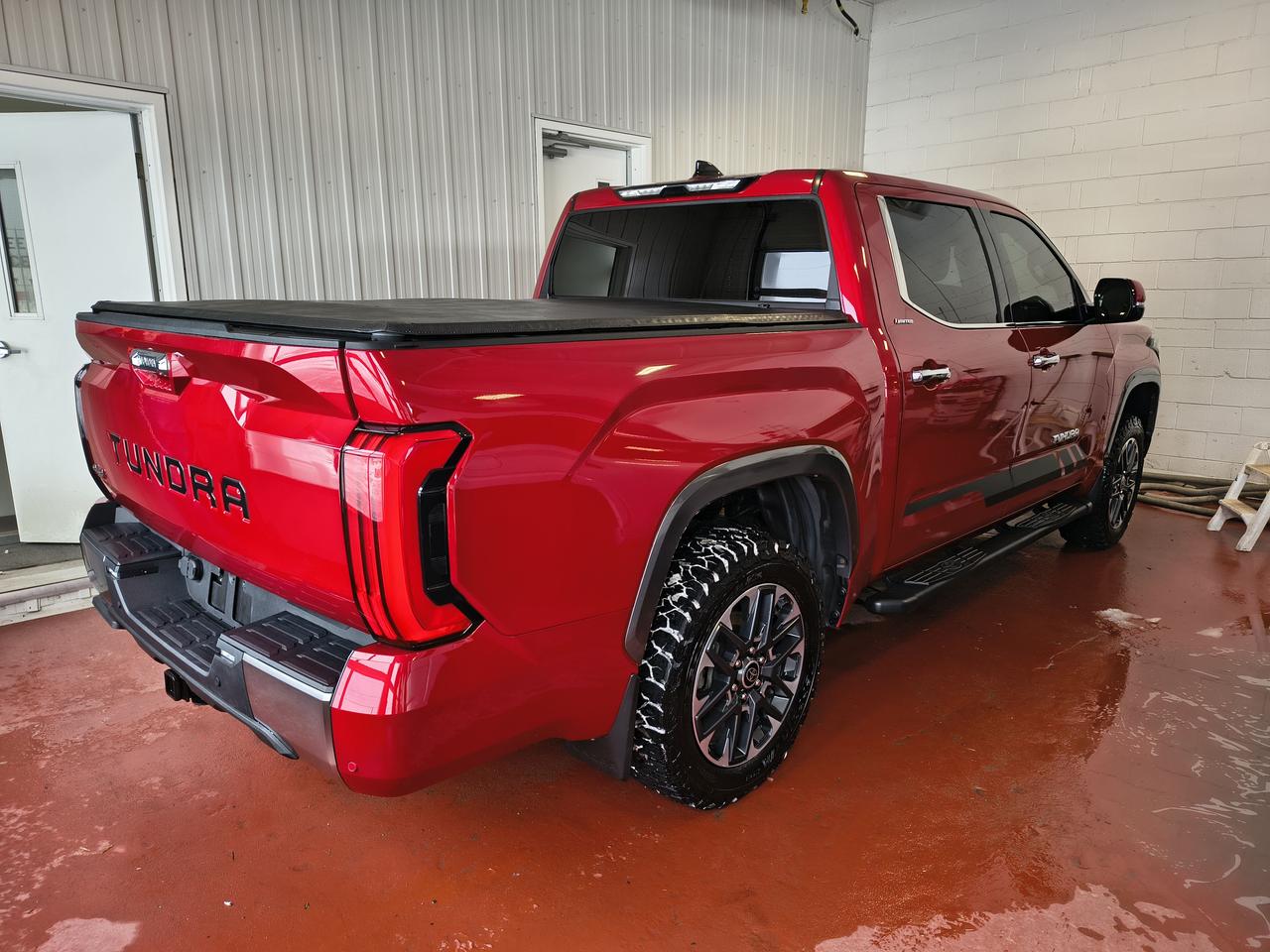 2023 Toyota Tundra LIMITED HYBRID Photo