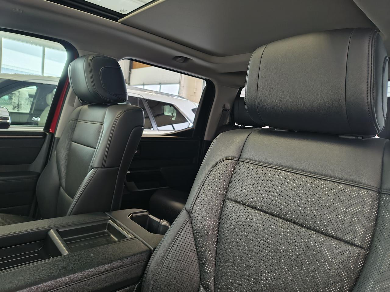 2023 Toyota Tundra LIMITED HYBRID Photo0