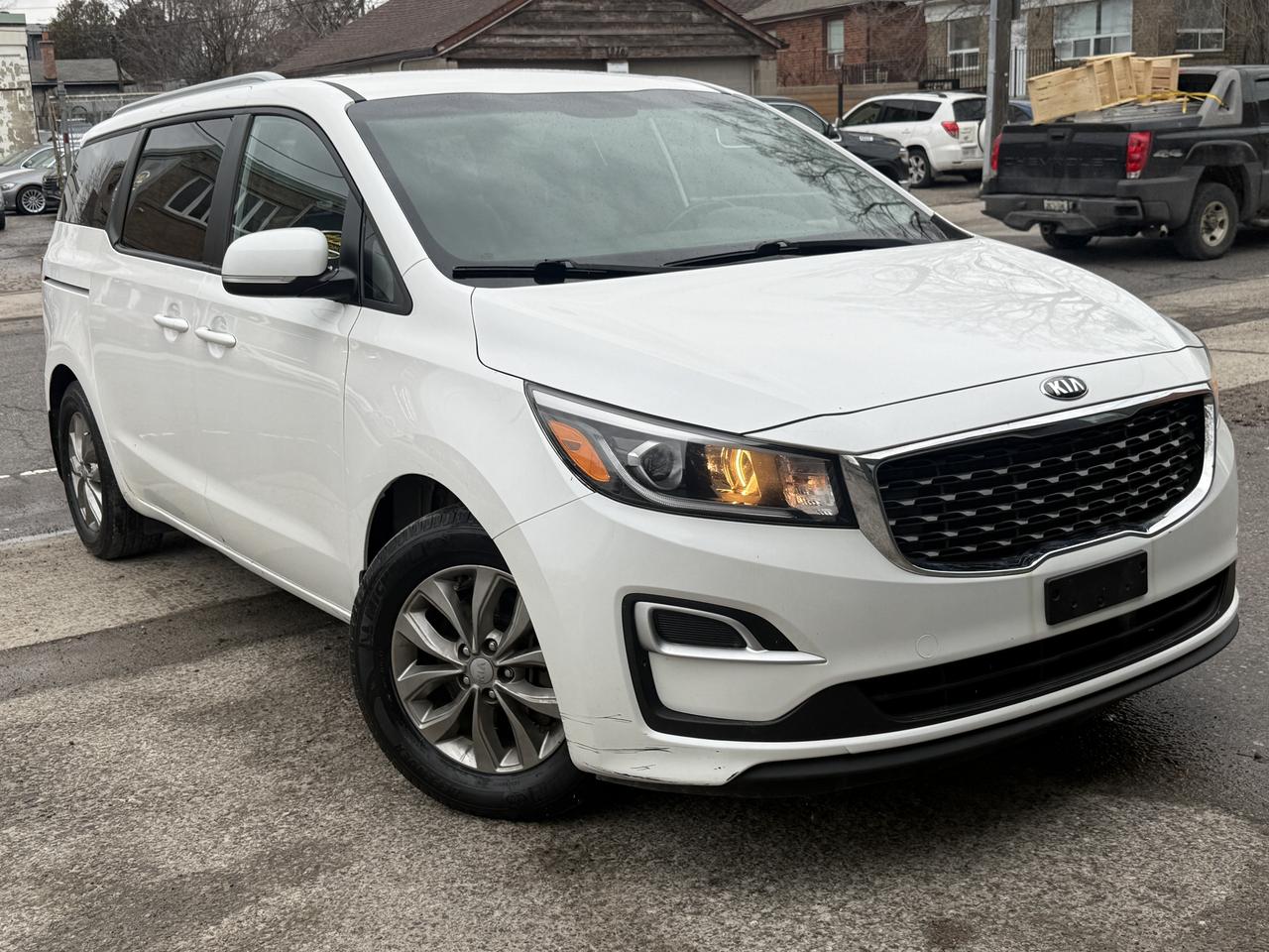2020 Kia Sedona LX Photo