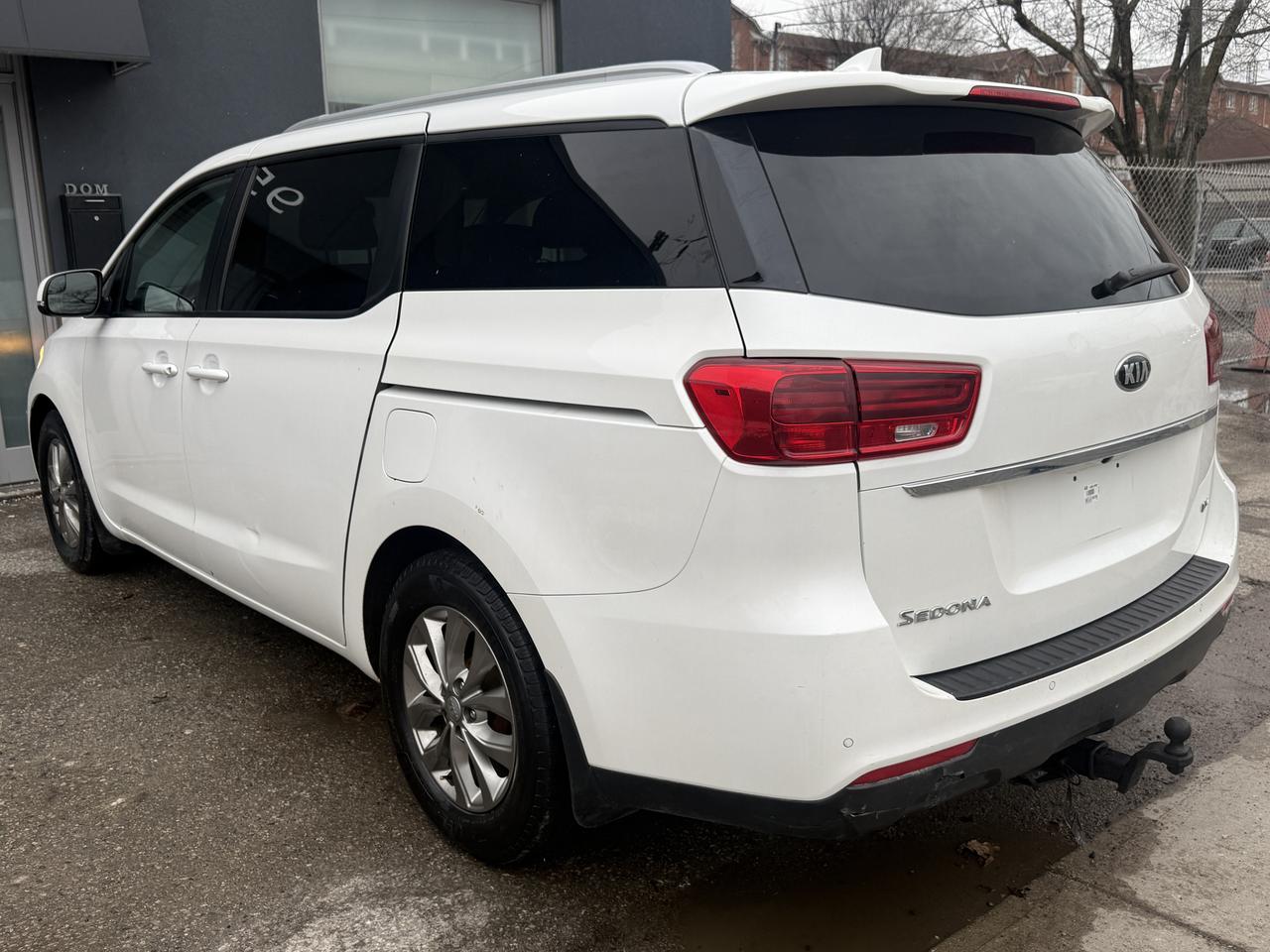 2020 Kia Sedona LX Photo