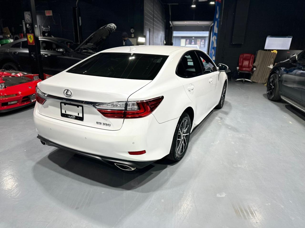 2017 Lexus ES 350  Photo4