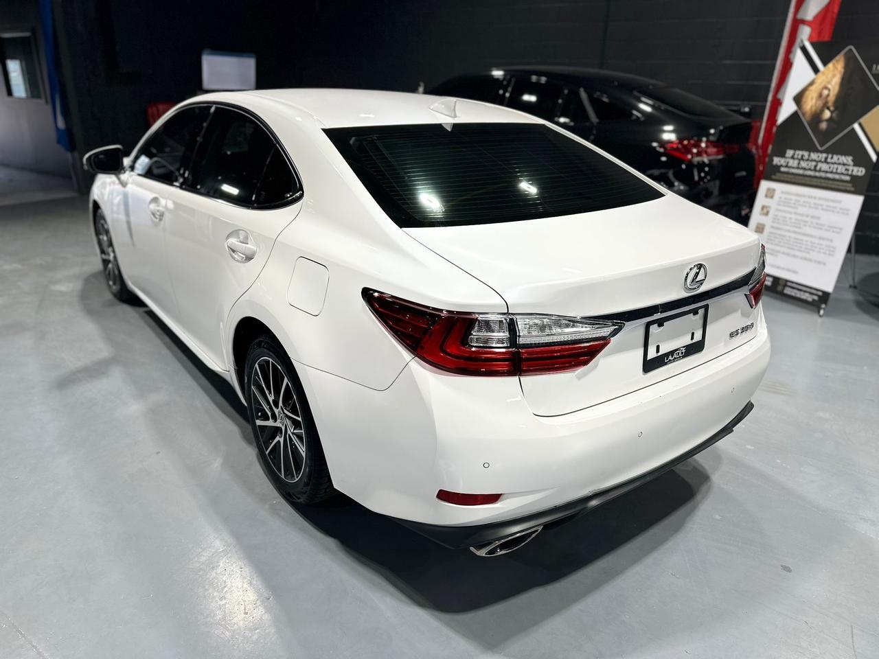 2017 Lexus ES 350  - Photo #4