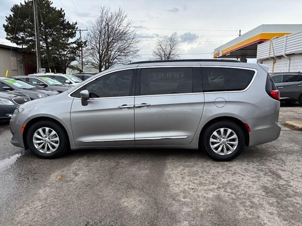 2017 Chrysler Pacifica Touring-L Photo