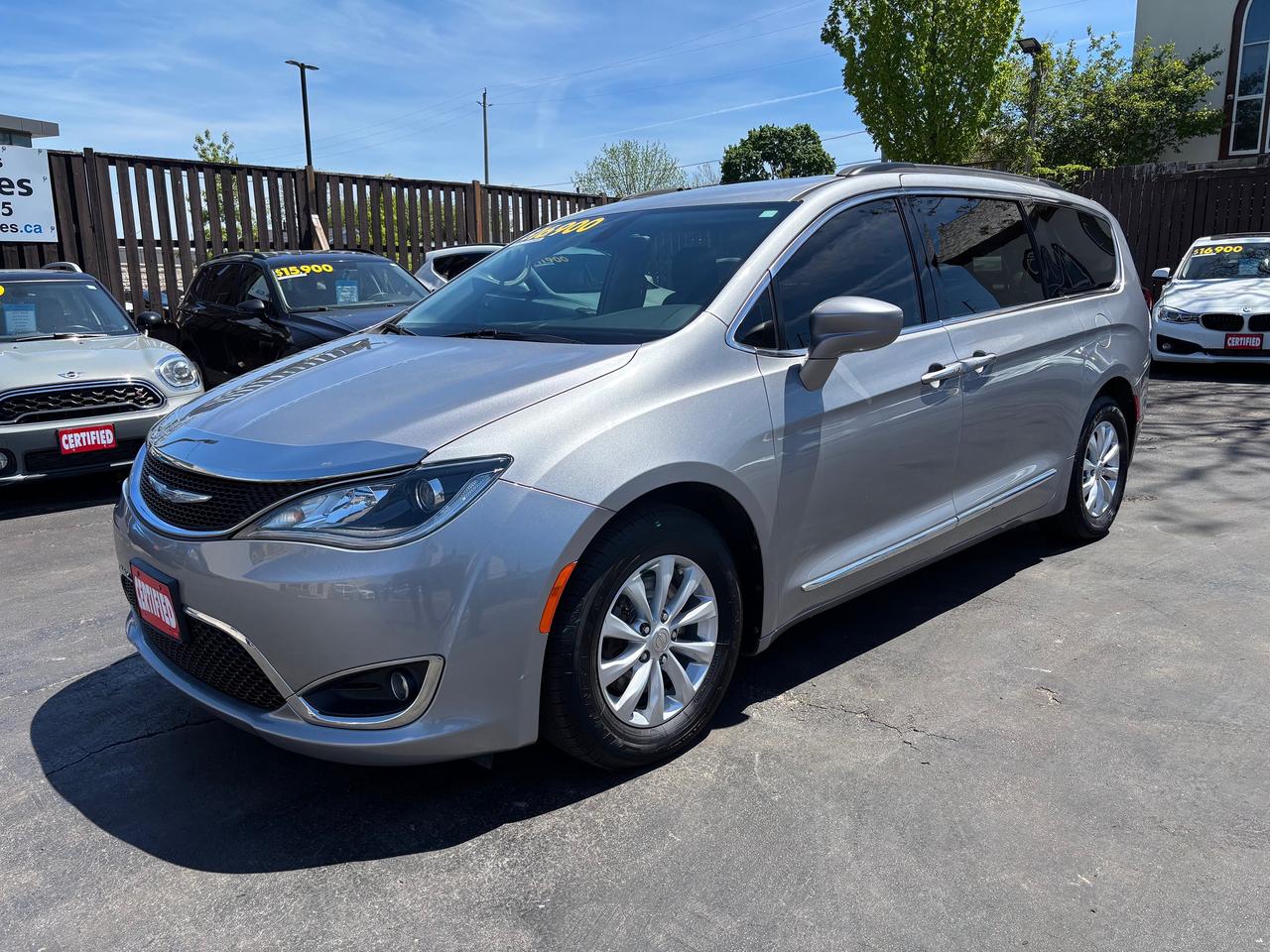 2017 Chrysler Pacifica Touring-L with 8 passenger seating. Photo0