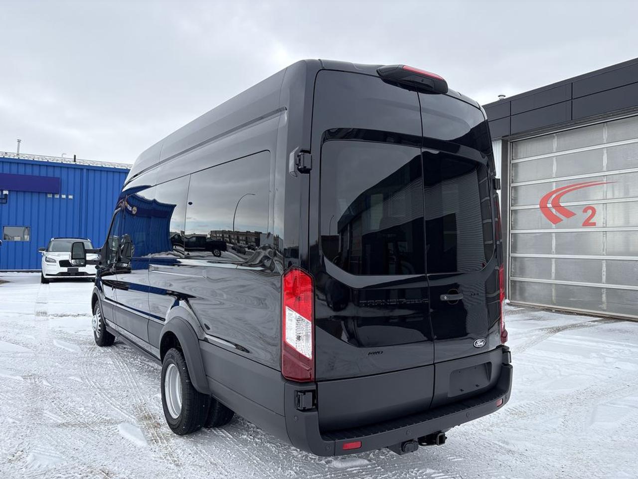 2026 Ford Transit Passenger Wagon XLT 302A Photo4