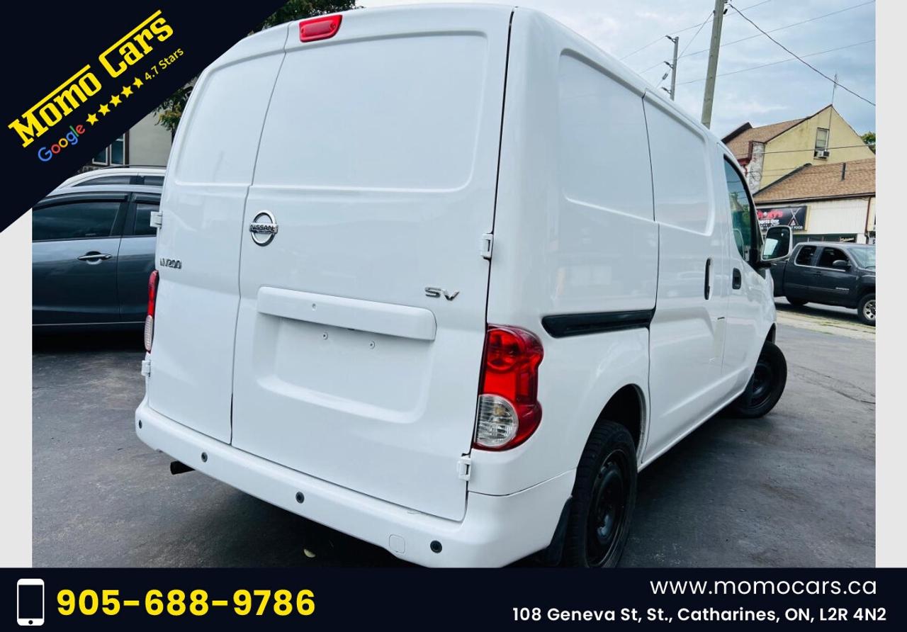 2015 Nissan NV200 SV Photo