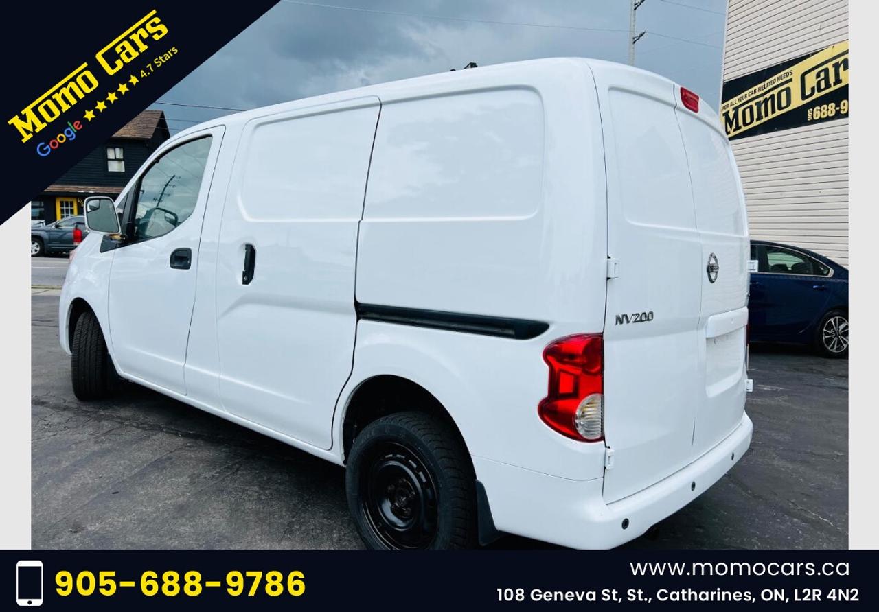2015 Nissan NV200 SV Photo