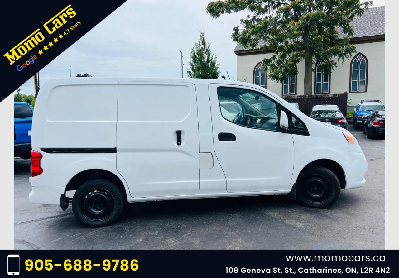 2015 Nissan NV200 SV Photo