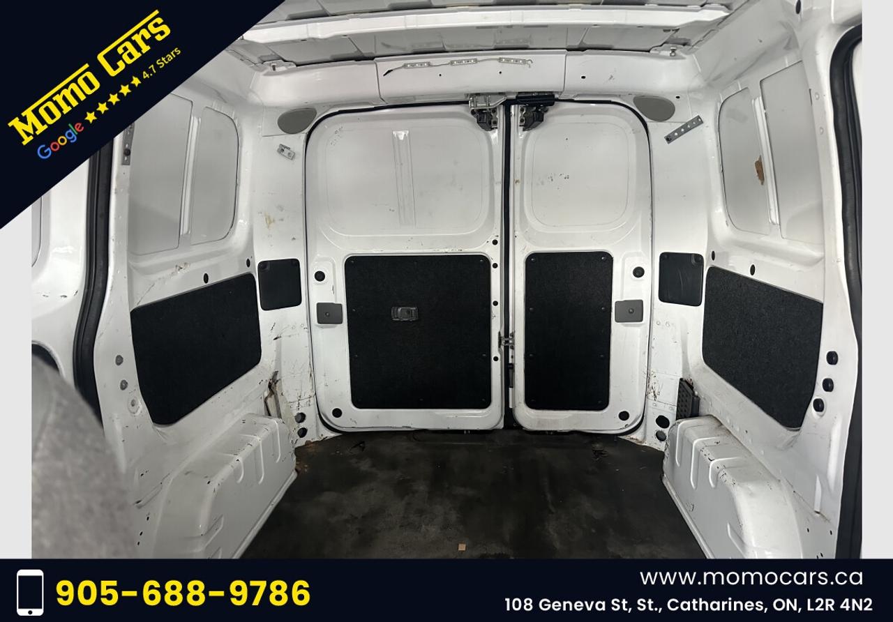 2015 Nissan NV200 SV Photo