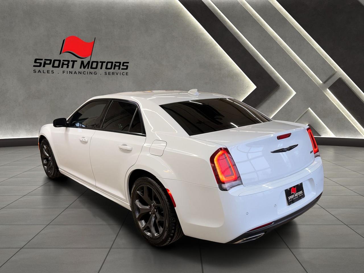 2021 Chrysler 300 300 TOURING L+SAFETY TEC+SPORT PKG+CLEAN CARFAX Photo7