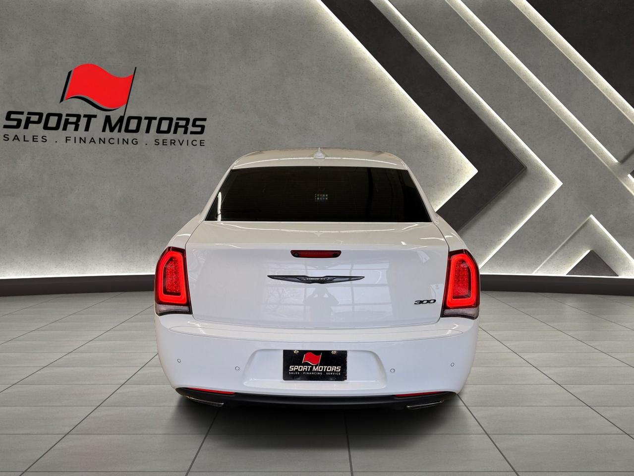 2021 Chrysler 300 300 TOURING L+SAFETY TEC+SPORT PKG+CLEAN CARFAX Photo8