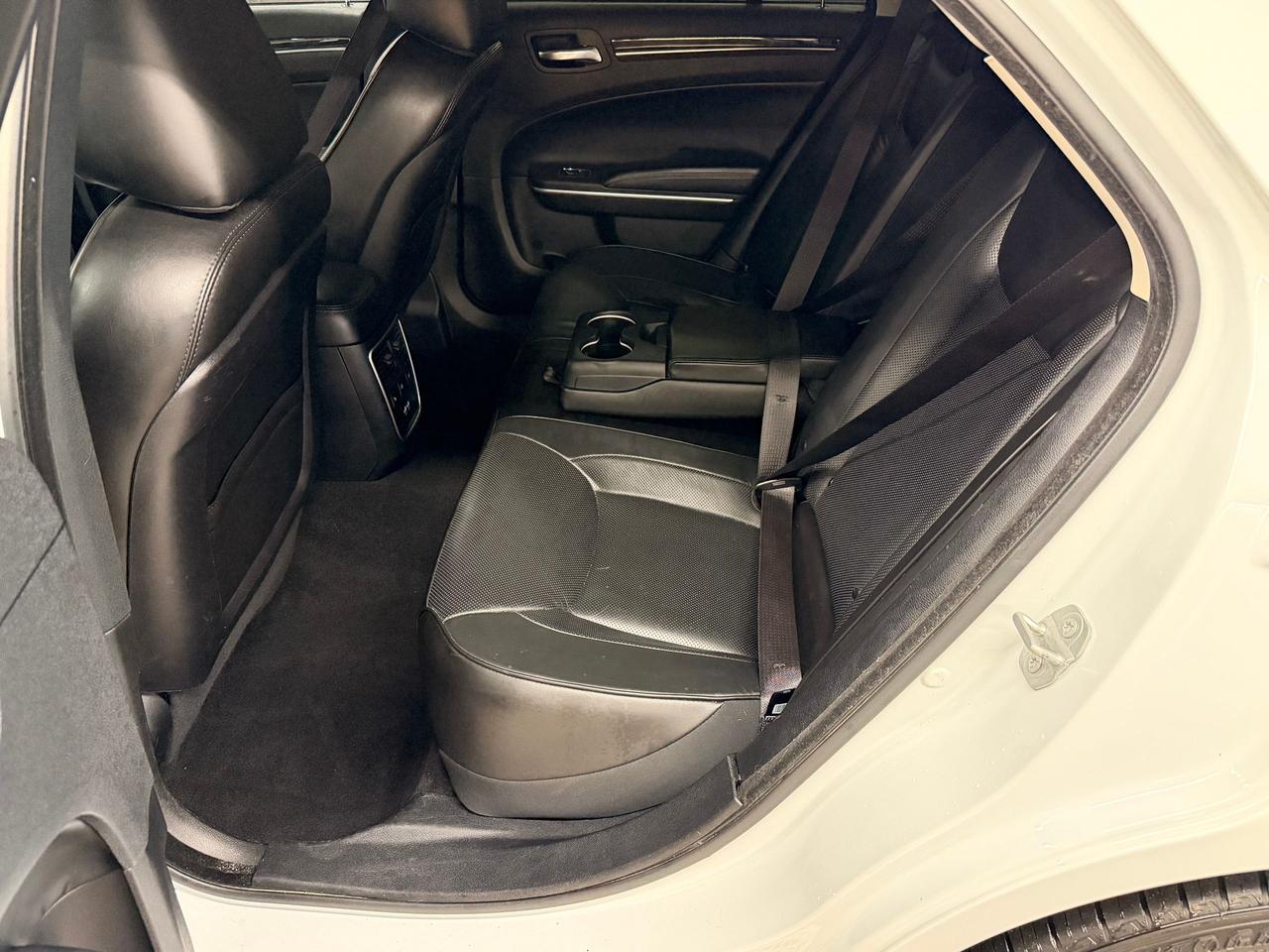 2021 Chrysler 300 300 TOURING L+SAFETY TEC+SPORT PKG+CLEAN CARFAX Photo26