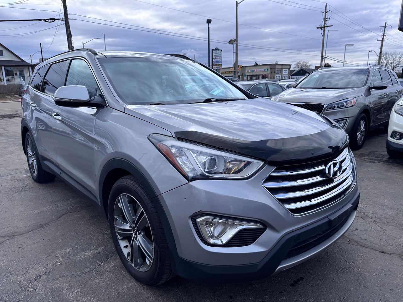 2016 Hyundai Santa Fe XL LIMITED AWD 4dr 3.3L Photo2