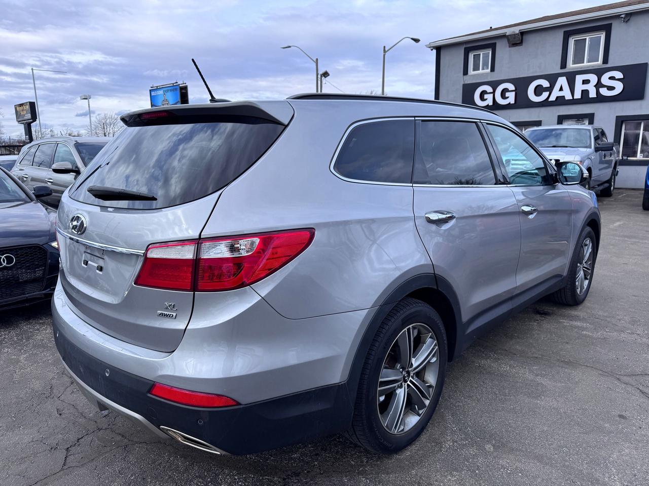 2016 Hyundai Santa Fe XL LIMITED AWD 4dr 3.3L Photo4