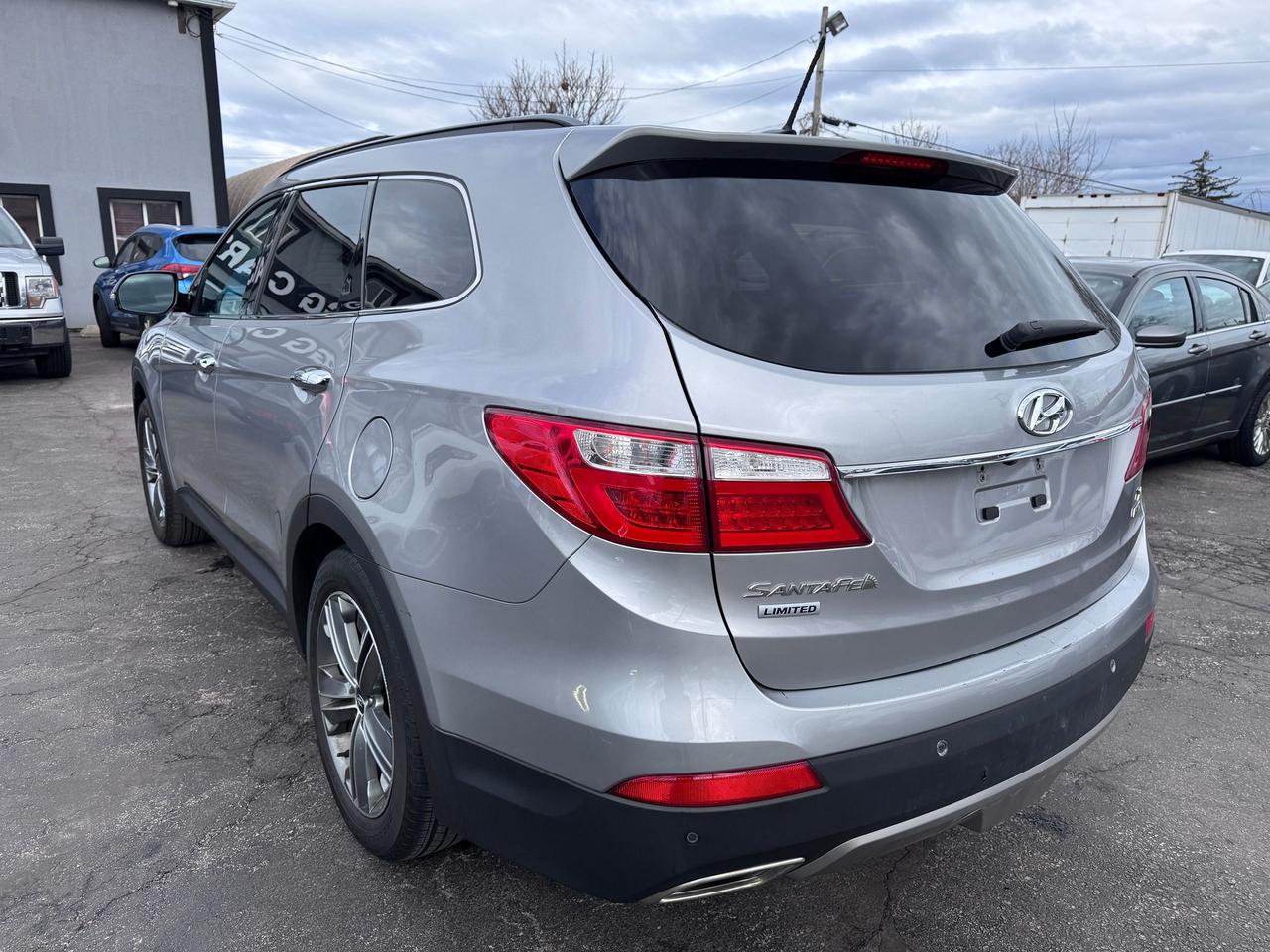 2016 Hyundai Santa Fe XL LIMITED AWD 4dr 3.3L Photo