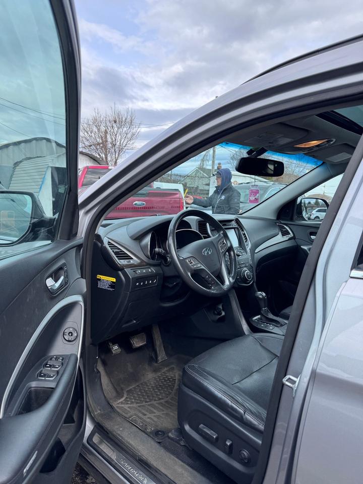 2016 Hyundai Santa Fe XL LIMITED AWD 4dr 3.3L Photo