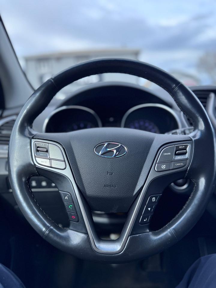 2016 Hyundai Santa Fe XL LIMITED AWD 4dr 3.3L Photo