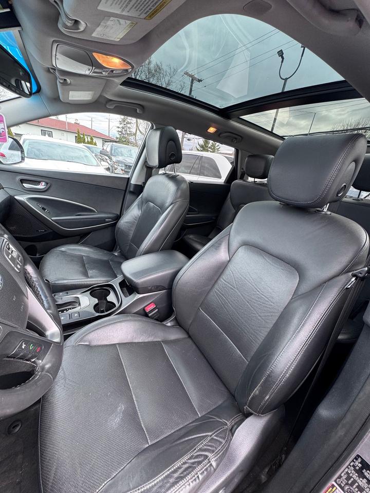 2016 Hyundai Santa Fe XL LIMITED AWD 4dr 3.3L Photo