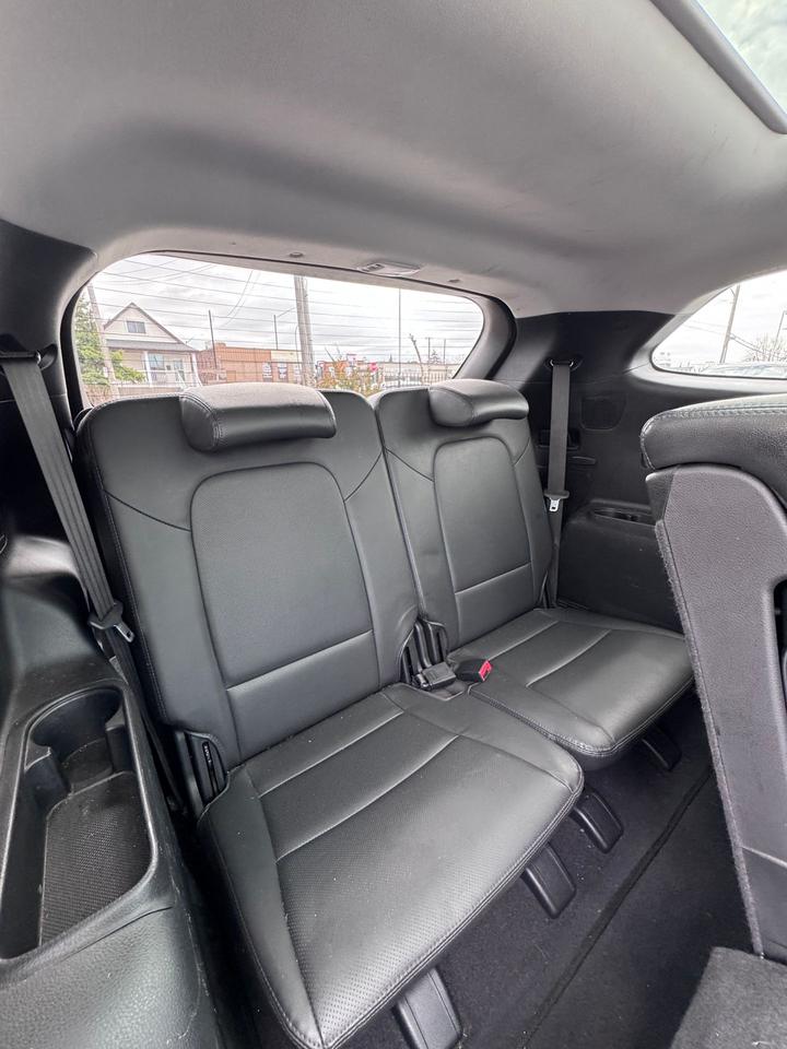 2016 Hyundai Santa Fe XL LIMITED AWD 4dr 3.3L Photo