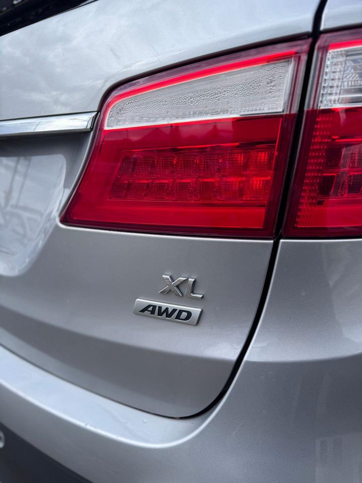 2016 Hyundai Santa Fe XL LIMITED AWD 4dr 3.3L Photo