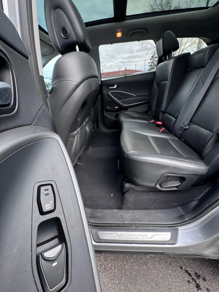 2016 Hyundai Santa Fe XL LIMITED AWD 4dr 3.3L Photo