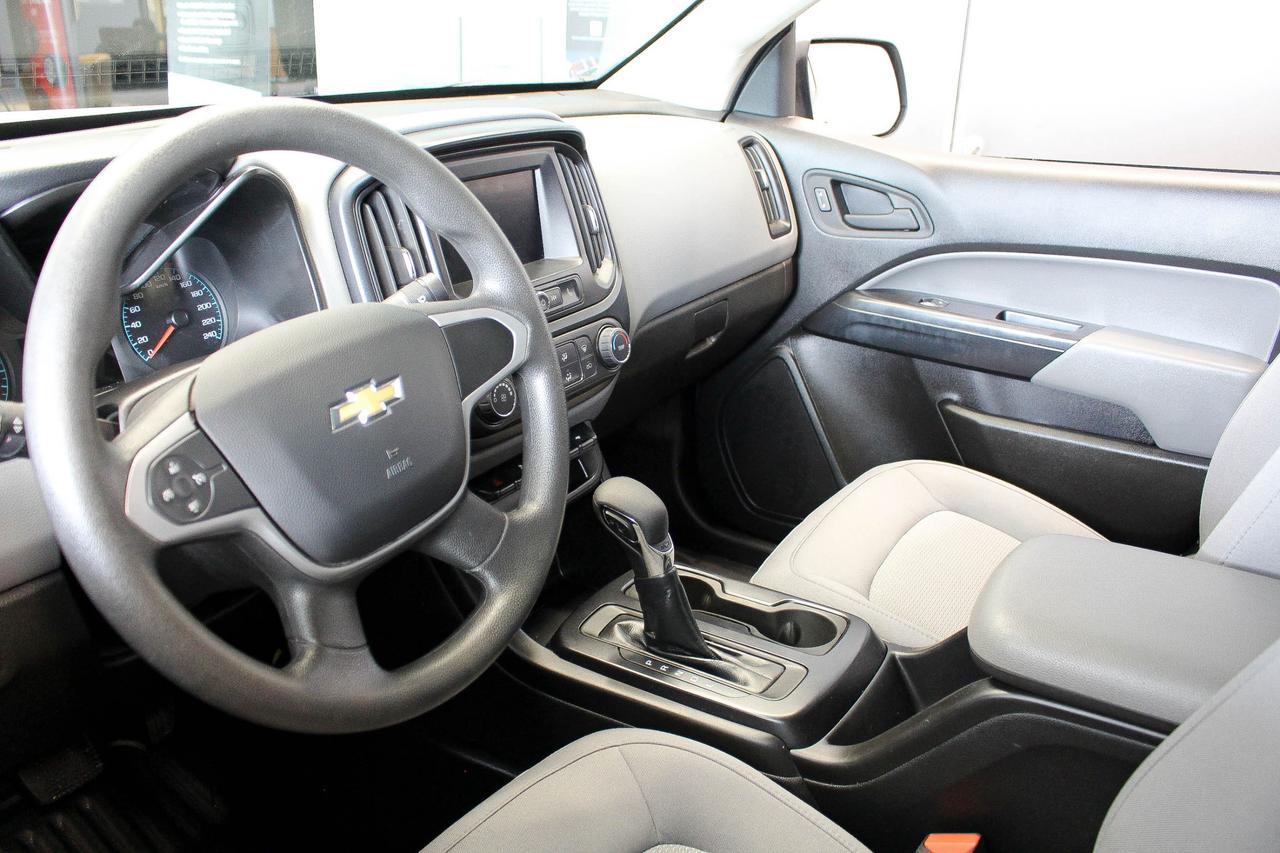 2022 Chevrolet Colorado WT 4X4 - CLOTH UPHOLSTERY - APPLE CARPLAY AND ANDROID AUTO Photo