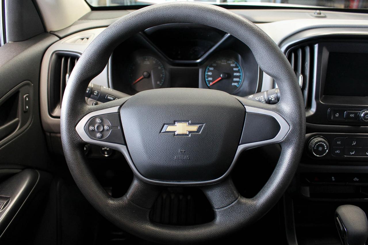 2022 Chevrolet Colorado WT 4X4 - CLOTH UPHOLSTERY - APPLE CARPLAY AND ANDROID AUTO Photo