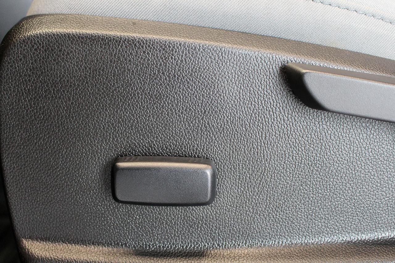 2022 Chevrolet Colorado WT 4X4 - CLOTH UPHOLSTERY - APPLE CARPLAY AND ANDROID AUTO Photo