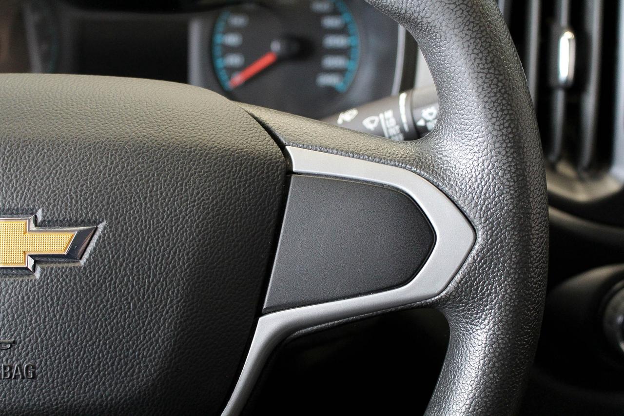 2022 Chevrolet Colorado WT 4X4 - CLOTH UPHOLSTERY - APPLE CARPLAY AND ANDROID AUTO Photo