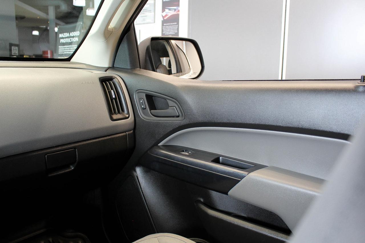 2022 Chevrolet Colorado WT 4X4 - CLOTH UPHOLSTERY - APPLE CARPLAY AND ANDROID AUTO Photo