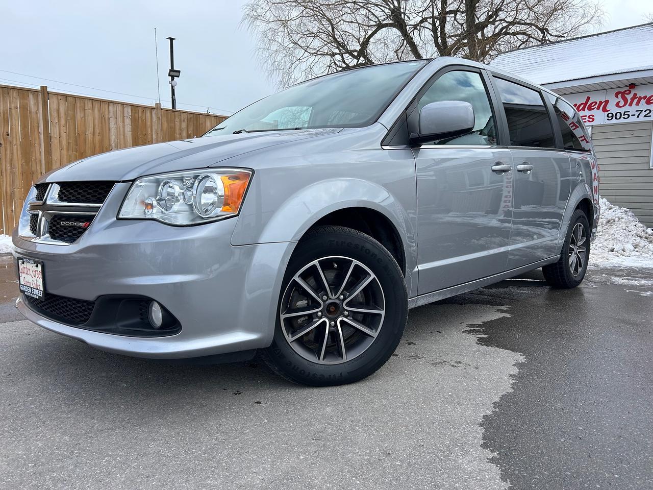 2019 Dodge Grand Caravan Crew Photo0