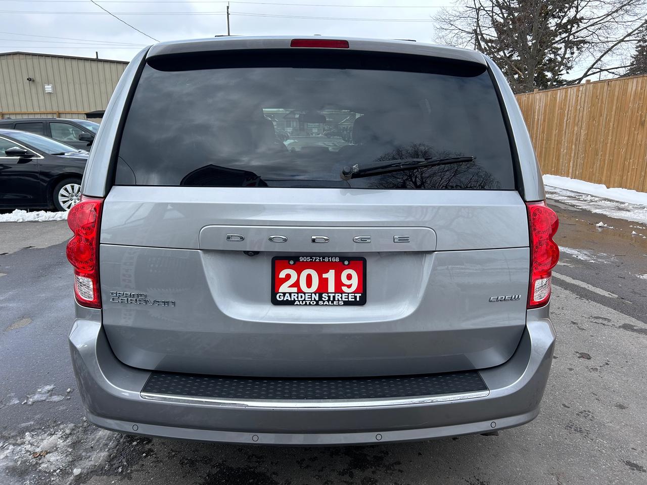2019 Dodge Grand Caravan Crew Photo3