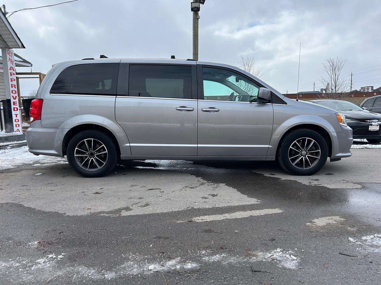 2019 Dodge Grand Caravan Crew Photo