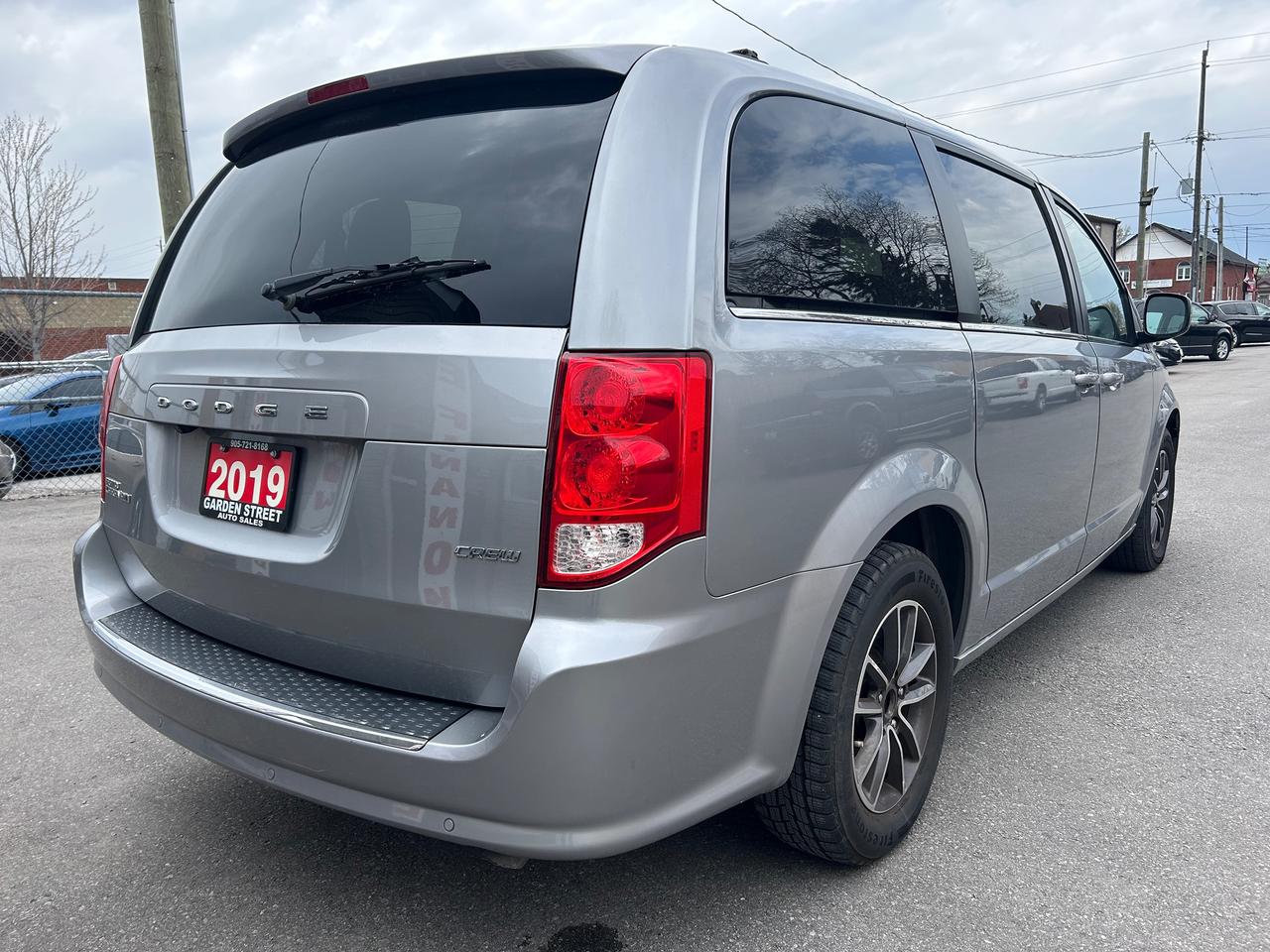 2019 Dodge Grand Caravan Crew Photo4