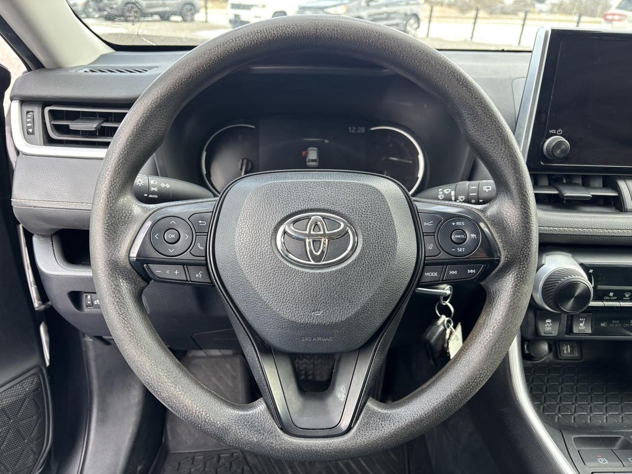 2023 Toyota RAV4 LE Photo