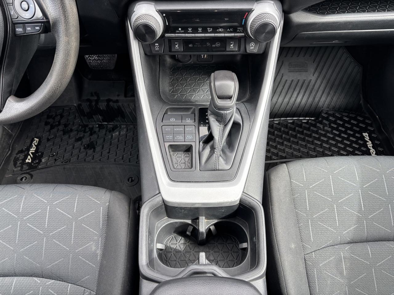 2023 Toyota RAV4 LE Photo