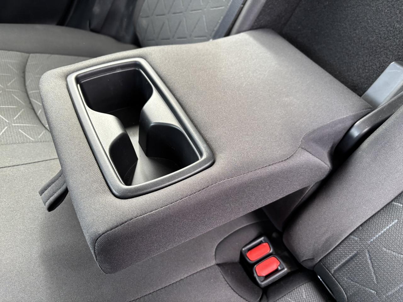 2023 Toyota RAV4 LE Photo