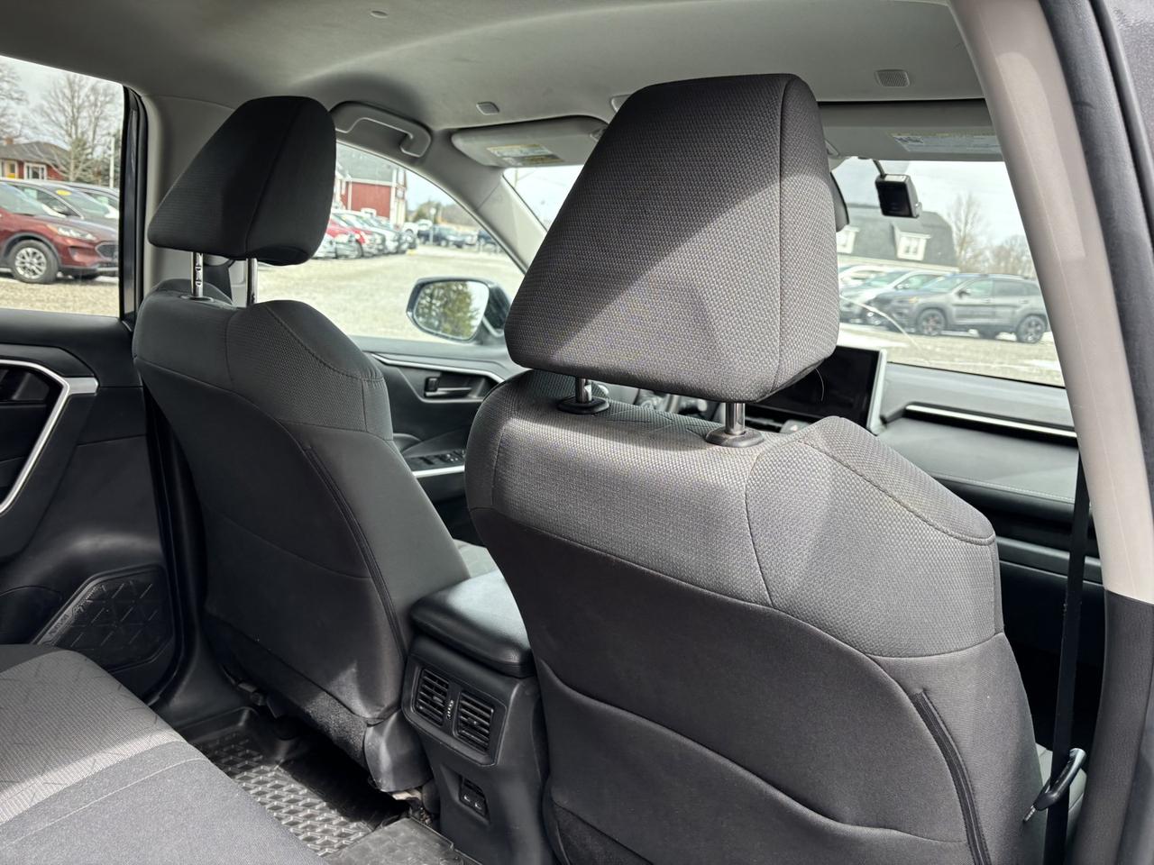 2023 Toyota RAV4 LE Photo