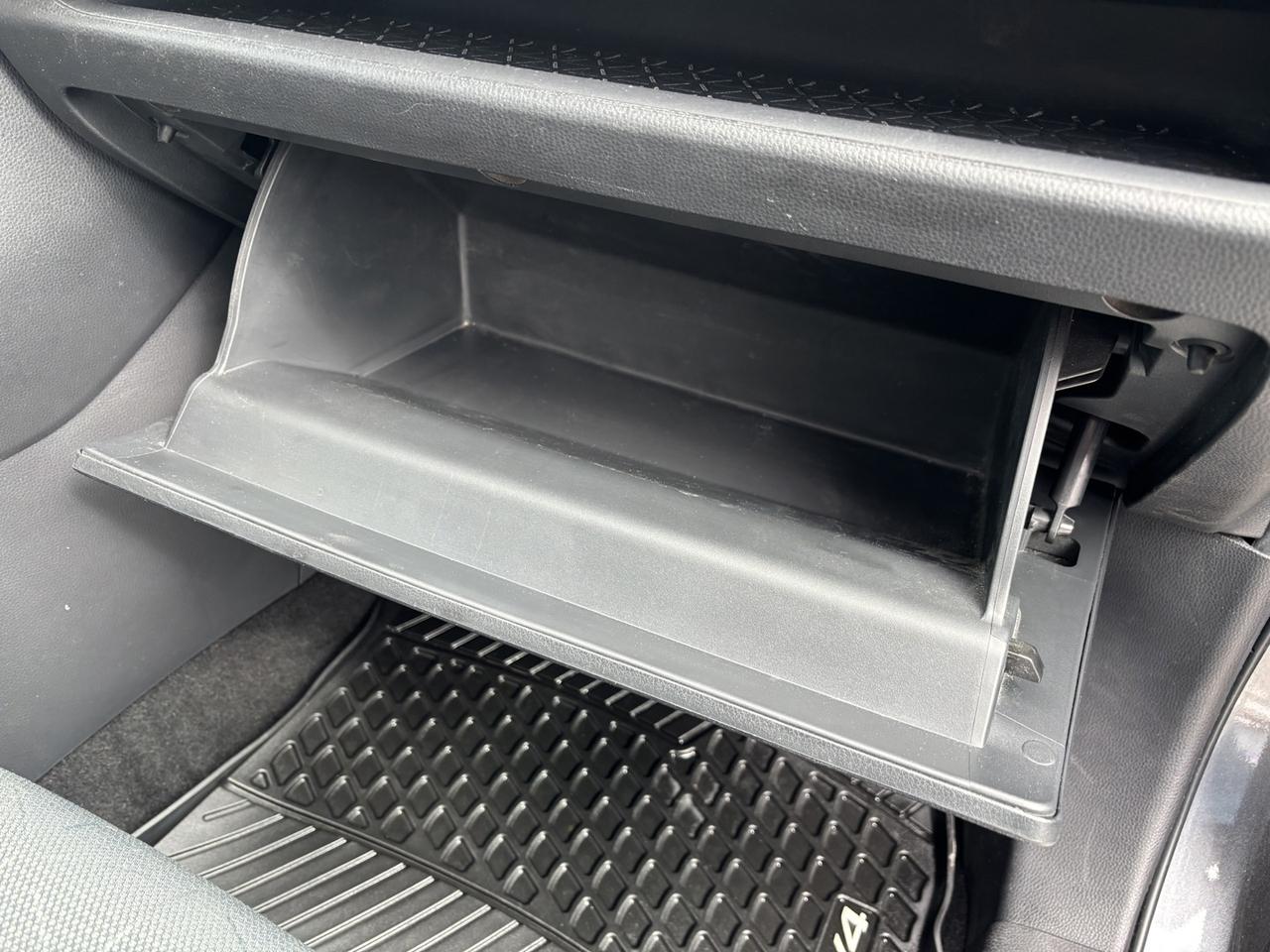 2023 Toyota RAV4 LE Photo