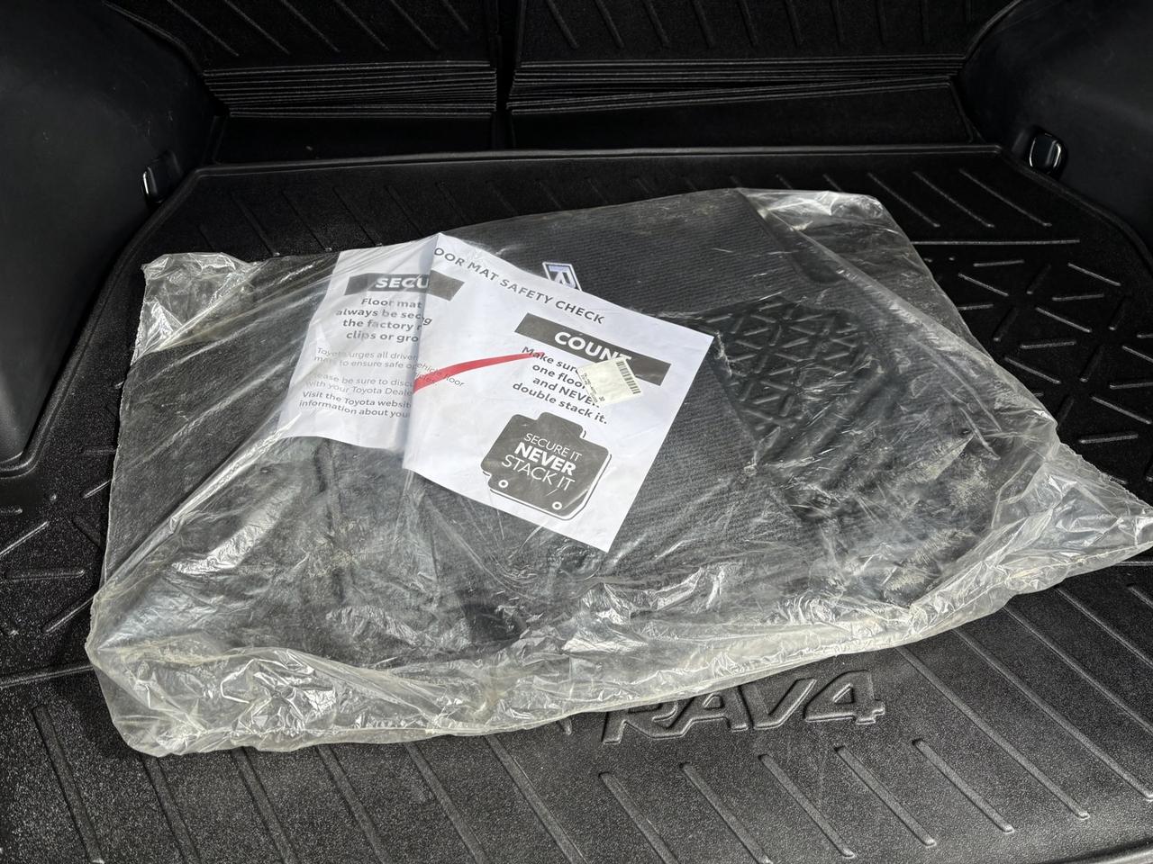 2023 Toyota RAV4 LE Photo